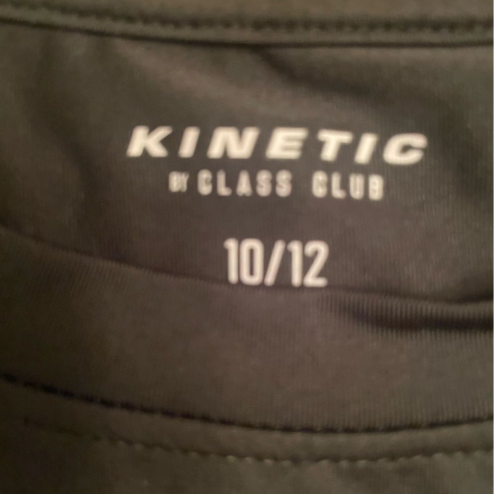 Boys base layer long sleeve tee size 10-12 Kinetic by class club - Picture 2 of 3